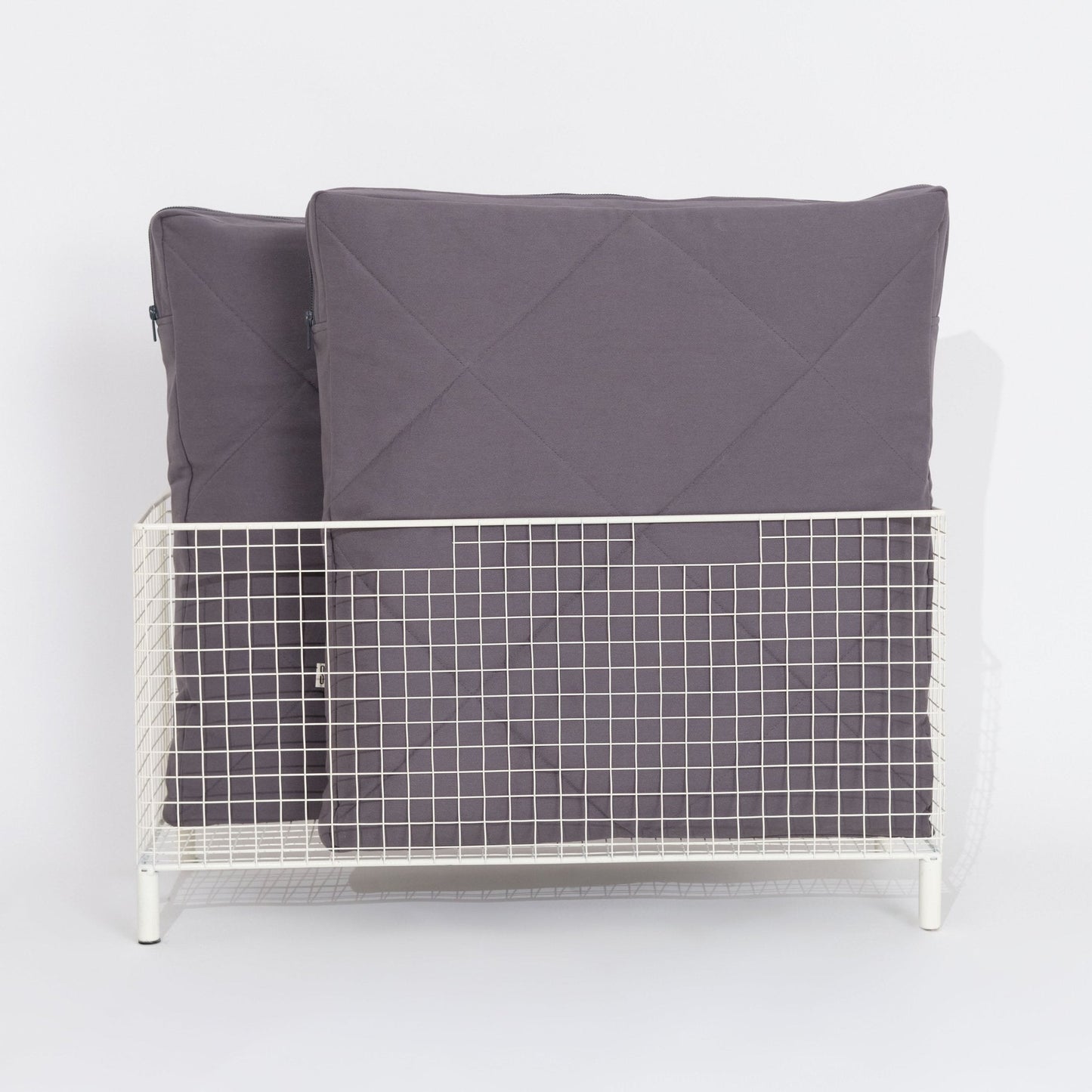 Cover with a zipper