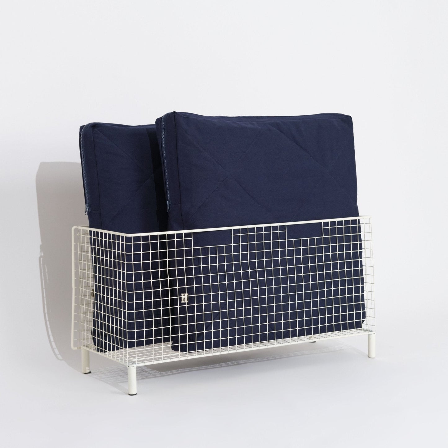 Cover with a zipper