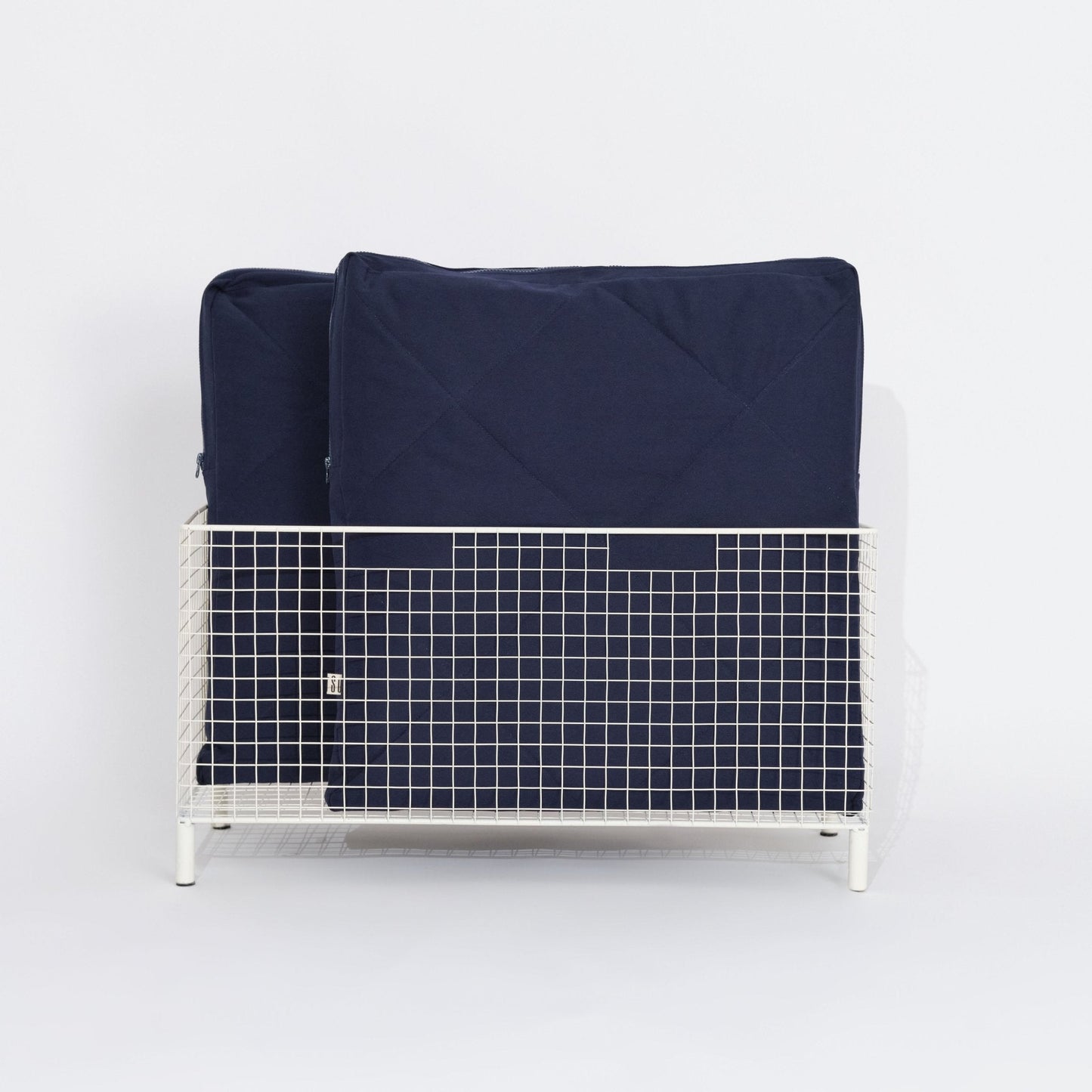 Cover with a zipper