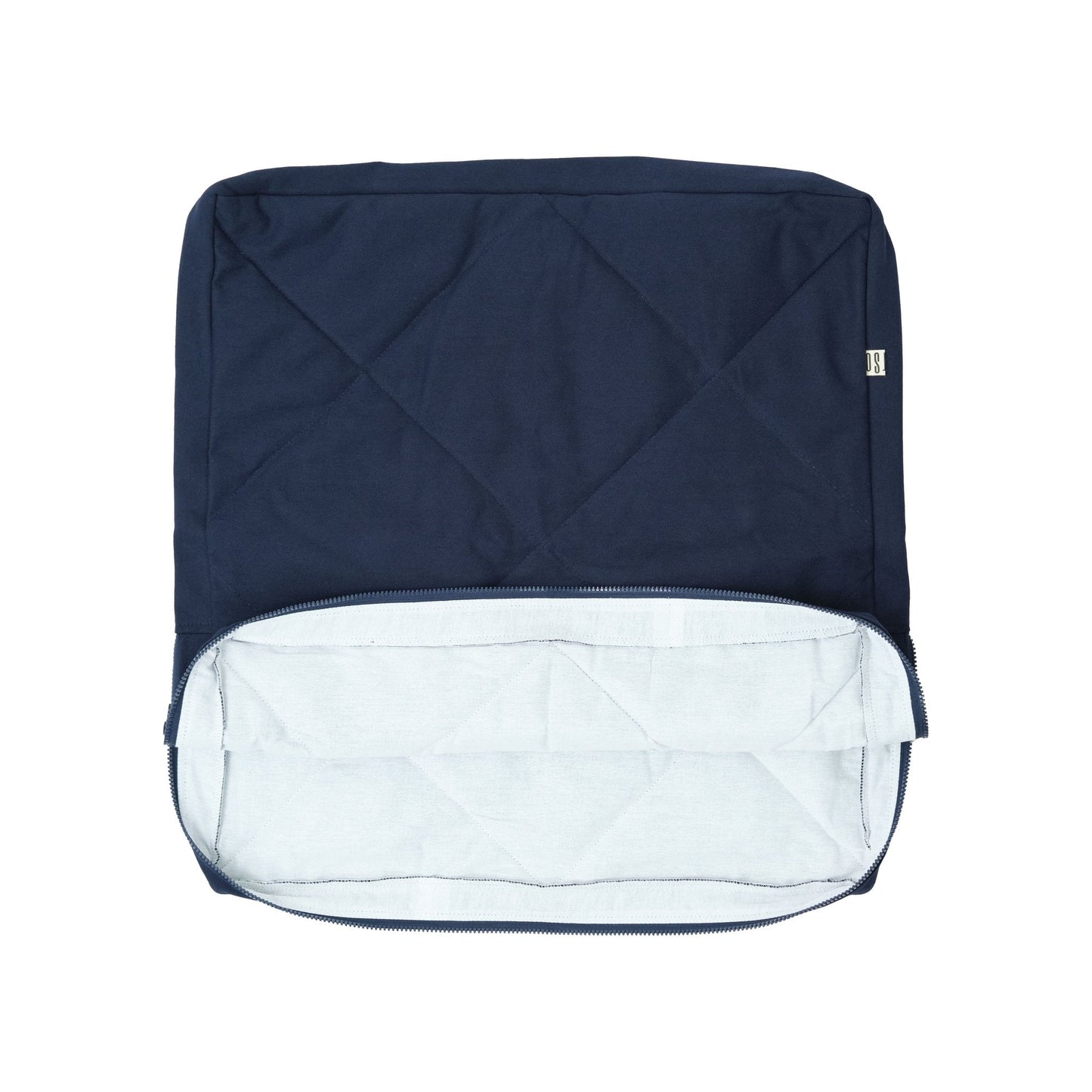 Cover with a zipper