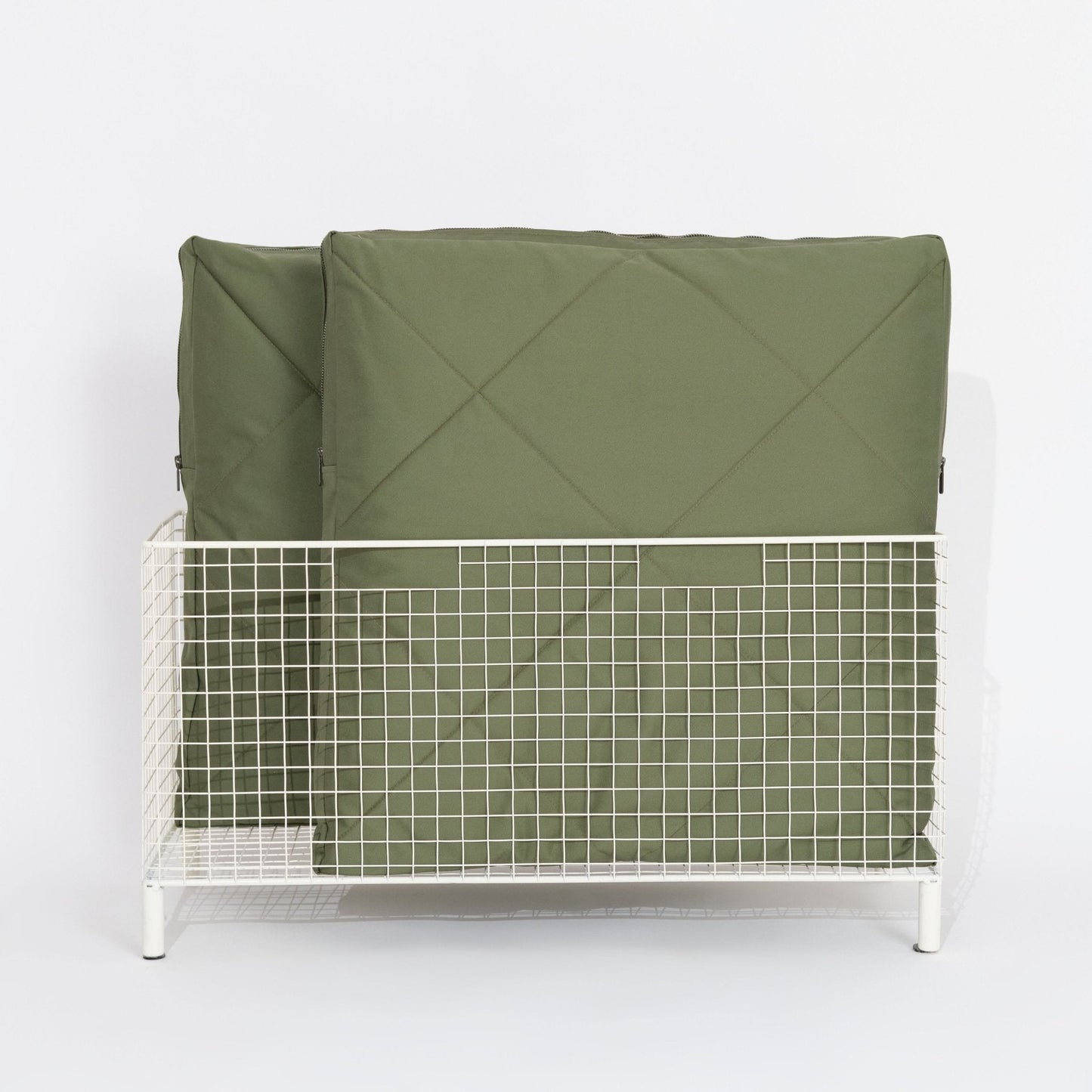Cover with a zipper